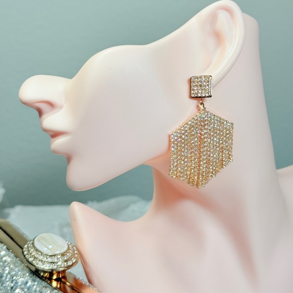 ⚜️ Elegant Dangle Gold Earrings With Crystals - Picture 4 of 8